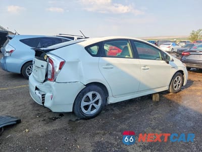 Trzecie zdjęcie samochodu z tyłu: 2015 TOYOTA PRIUS THREE VIN:JTDKN3DU7F1902883 - miniatura