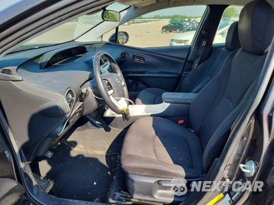 Zdjęcie 7 z 12 samochodu: 2017 TOYOTA PRIUS THREE VIN:JTDKARFU3H3034822 - miniatura