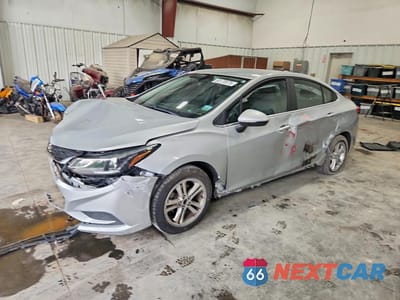 2018 CHEVROLET CRUZE LT 1G1BE5SM6J7134987 - główne zdjęcie licytacji z USA - miniatura