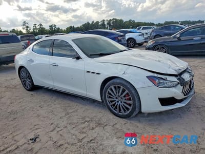 Czwarte zdjęcie samochodu z boku: 2019 MASERATI GHIBLI VIN:ZAM57XSA8K1328257 - miniatura