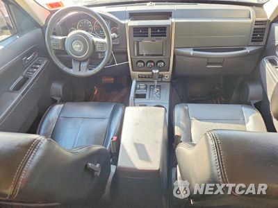 Zdjęcie 8 z 13 samochodu: 2012 JEEP LIBERTY SPORT VIN:1C4PJMAK6CW167922 - miniatura