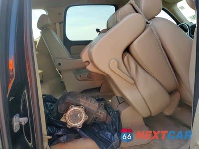 Zdjęcie 11 z 14 samochodu: 2008 CHEVROLET SUBURBAN K1500 LS VIN:3GNFK16308G203156 - miniatura