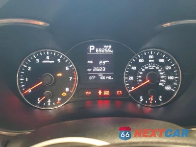 Zdjęcie 9 z 12 samochodu: 2018 KIA FORTE LX VIN:3KPFK4A72JE205626 - miniatura