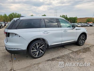 Trzecie zdjęcie samochodu z tyłu: 2025 LINCOLN AVIATOR RESERVE VIN:5LM5J7XC9SGL18228 - miniatura
