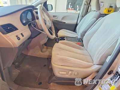 Zdjęcie 7 z 13 samochodu: 2014 TOYOTA SIENNA LE VIN:5TDKK3DC4ES480413 - miniatura