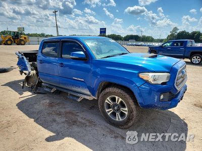 Czwarte zdjęcie samochodu z boku: 2016 TOYOTA TACOMA TRD SPORT VIN:5TFCZ5AN9GX020260 - miniatura