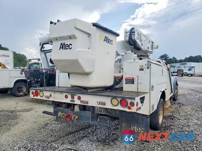 Trzecie zdjęcie samochodu z tyłu: 2014 FORD F550 SUPER DUTY BUCKET TRUCK VIN:1FDUF5GT9EEB82476 - miniatura