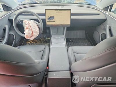 Zdjęcie 8 z 12 samochodu: 2025 TESLA MODEL 3 VIN:5YJ3E1EB0SF906636 - miniatura