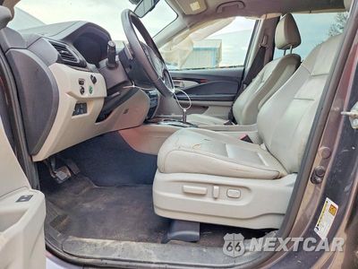 Zdjęcie 7 z 13 samochodu: 2017 HONDA PILOT TOURING VIN:5FNYF5H95HB014832 - miniatura