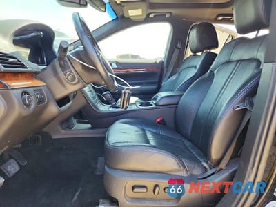 Zdjęcie 7 z 13 samochodu: 2018 LINCOLN MKT VIN:2LMHJ5NK0JBL01942 - miniatura