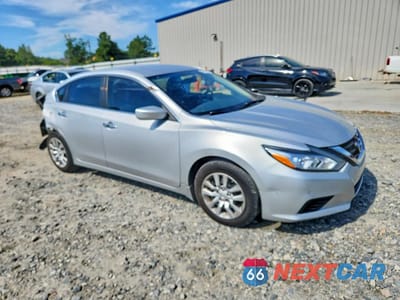 Czwarte zdjęcie samochodu z boku: 2018 NISSAN ALTIMA 2.5 S VIN:1N4AL3AP8JC470484 - miniatura
