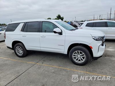 Czwarte zdjęcie samochodu z boku: 2024 CHEVROLET TAHOE K1500 LS VIN:1GNSKMKDXRR120494 - miniatura