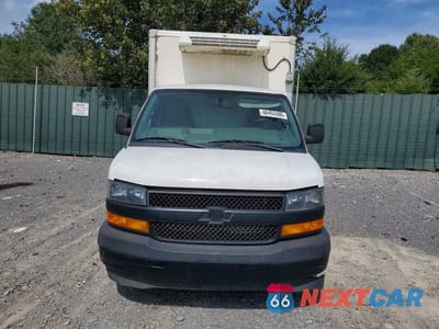 Piąte zdjęcie samochodu w środku: 2018 CHEVROLET EXPRESS REFRIGERATED BOX TRUCK VIN:1GB0GRFP9J1341160 - miniatura