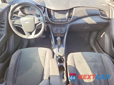 Zdjęcie 8 z 13 samochodu: 2018 CHEVROLET TRAX LS VIN:3GNCJKSBXJL185366 - miniatura