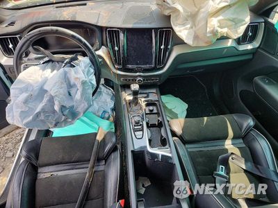 Zdjęcie 8 z 12 samochodu: 2019 VOLVO XC60 T5 R-DESIGN VIN:LYV102RMXKB210116 - miniatura