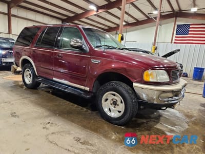 Czwarte zdjęcie samochodu z boku: 1998 FORD EXPEDITION VIN:1FMPU18L3WLC38385 - miniatura