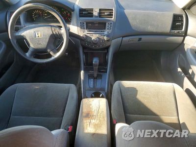 Zdjęcie 8 z 12 samochodu: 2006 HONDA ACCORD LX VIN:1HGCM56446A159438 - miniatura