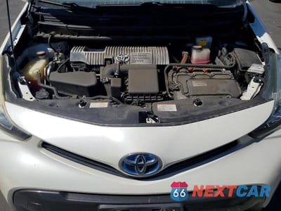 Zdjęcie 11 z 12 samochodu: 2015 TOYOTA PRIUS V TWO VIN:JTDZN3EU4FJ039358 - miniatura
