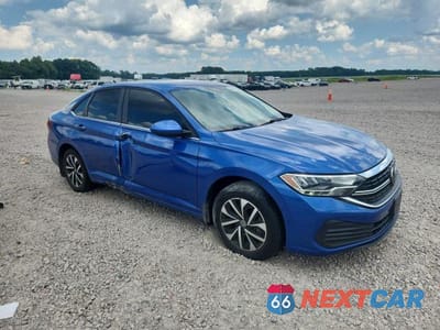 Czwarte zdjęcie samochodu z boku: 2022 VOLKSWAGEN JETTA S VIN:3VWCM7BU7NM012822 - miniatura