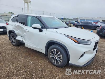 Czwarte zdjęcie samochodu z boku: 2022 TOYOTA HIGHLANDER HYBRID XLE VIN:5TDGBRCH9NS548856 - miniatura