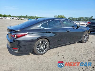 Trzecie zdjęcie samochodu z tyłu: 2023 LEXUS ES 300H BASE VIN:58ADA1C14PU036922 - miniatura