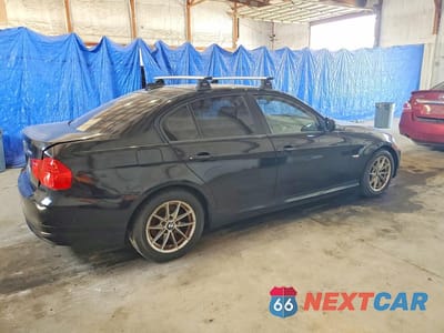 Trzecie zdjęcie samochodu z tyłu: 2010 BMW 328 I SULEV VIN:WBAPH5C54AA439335 - miniatura