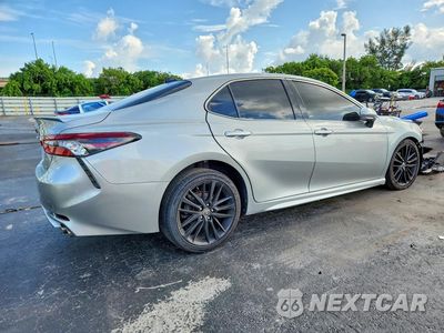 Trzecie zdjęcie samochodu z tyłu: 2021 TOYOTA CAMRY XSE VIN:4T1K61BK2MU037329 - miniatura