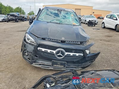 Piąte zdjęcie samochodu w środku: 2022 MERCEDES-BENZ GLA 250 4MATIC VIN:W1N4N4HB1NJ411546 - miniatura