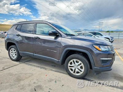 Czwarte zdjęcie samochodu z boku: 2017 JEEP COMPASS SPORT VIN:3C4NJDAB2HT642194 - miniatura
