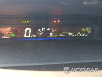 Zdjęcie 9 z 12 samochodu: 2014 TOYOTA PRIUS V THREE VIN:JTDZN3EU2E3332159 - miniatura