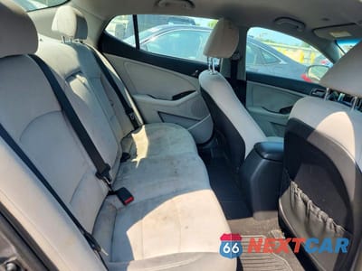 Zdjęcie 10 z 13 samochodu: 2013 KIA OPTIMA LX VIN:5XXGM4A76DG228515 - miniatura