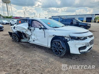 Czwarte zdjęcie samochodu z boku: 2017 CHEVROLET MALIBU LT VIN:1G1ZE5STXHF263837 - miniatura