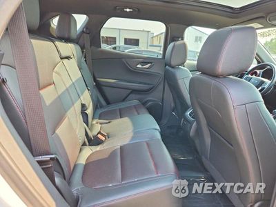 Zdjęcie 11 z 13 samochodu: 2022 CHEVROLET BLAZER RS VIN:3GNKBKRS7NS139973 - miniatura