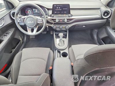 Zdjęcie 8 z 12 samochodu: 2024 KIA FORTE LXS VIN:3KPF24ADXRE732461 - miniatura