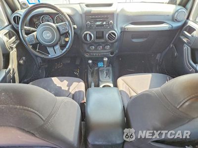 Zdjęcie 8 z 13 samochodu: 2013 JEEP WRANGLER UNLIMITED SPORT VIN:1C4BJWDG3DL545999 - miniatura