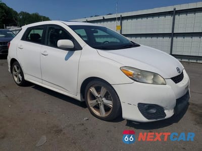 Czwarte zdjęcie samochodu z boku: 2009 TOYOTA MATRIX VIN:2T1LE40E49C011815 - miniatura