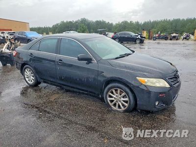 Czwarte zdjęcie samochodu z boku: 2011 TOYOTA CAMRY CE/LE/XLE VIN:4T1BF3EKXBU158887 - miniatura