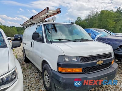Czwarte zdjęcie samochodu z boku: 2020 CHEVROLET EXPRESS G2500 VIN:1GCWGAFG7L1271071 - miniatura