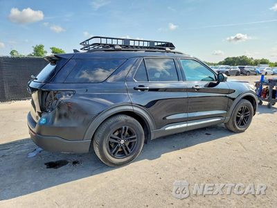 Trzecie zdjęcie samochodu z tyłu: 2022 FORD EXPLORER XLT VIN:1FMSK7DH9NGA06532 - miniatura