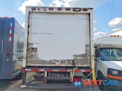 Zdjęcie 6 z 12 samochodu: 2005 ISUZU NPR BOX TRUCK VIN:JALC4B16857015259 - miniatura
