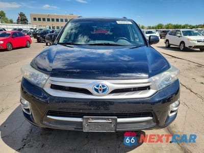Piąte zdjęcie samochodu w środku: 2013 TOYOTA HIGHLANDER HYBRID LIMITED VIN:JTEDC3EH8D2016672 - miniatura