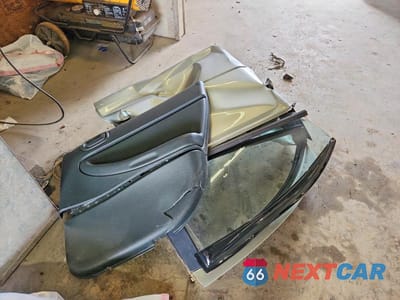 Zdjęcie 12 z 13 samochodu: 2004 CHRYSLER SEBRING LX VIN:1C3EL46X84N201795 - miniatura
