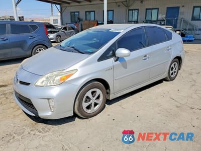2015 TOYOTA PRIUS TWO JTDKN3DU9F1968142 - główne zdjęcie licytacji z USA - miniatura