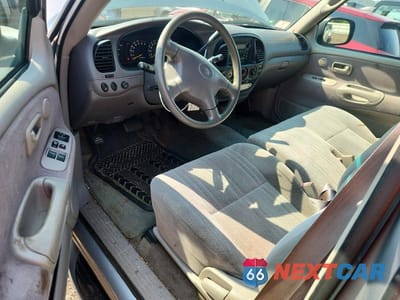 Zdjęcie 8 z 12 samochodu: 2002 TOYOTA TUNDRA SR5 V8 VIN:5TBBT44112S244632 - miniatura