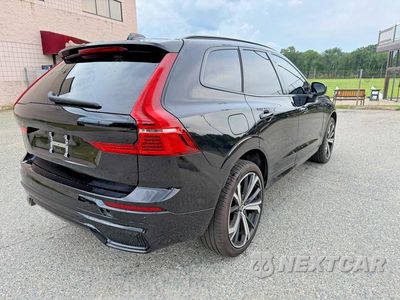 Czwarte zdjęcie samochodu z boku: 2024 VOLVO XC60 ULTIMATE VIN:YV4L12RM5R1801281 - miniatura