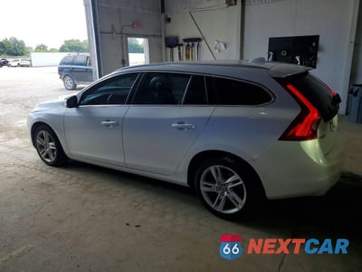 Drugie zdjęcie samochodu z przodu: 2015 VOLVO V60 PREMIER VIN:YV140MEB4F1207572 - miniatura