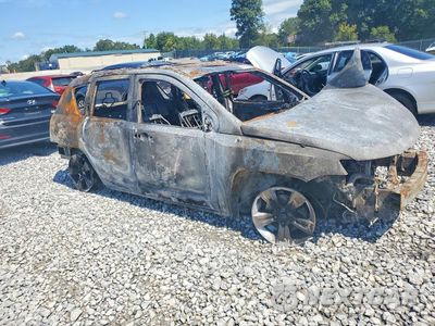 Czwarte zdjęcie samochodu z boku: 2016 JEEP COMPASS LATITUDE VIN:1C4NJDEB4GD722806 - miniatura
