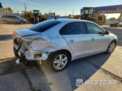 Trzecie zdjęcie samochodu z tyłu: 2013 VOLKSWAGEN JETTA HYBRID VIN:3VW637AJ4DM272648 - miniatura