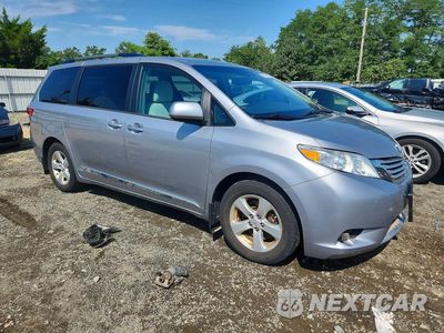 Czwarte zdjęcie samochodu z boku: 2017 TOYOTA SIENNA LE VIN:5TDKZ3DC3HS820795 - miniatura