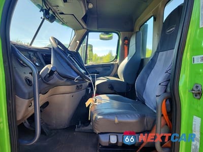 Zdjęcie 7 z 13 samochodu: 2018 FREIGHTLINER CASCADIA 125 VIN:3AKJGEDR1JDKC8706 - miniatura